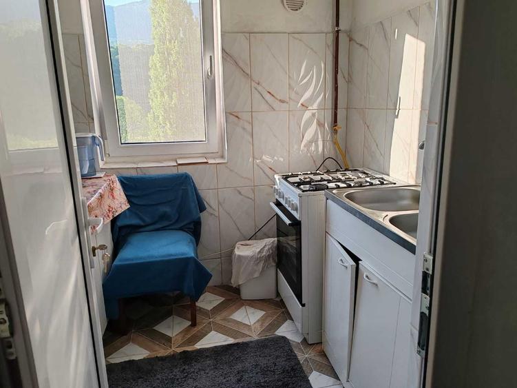Garsonieră decomandată în Central