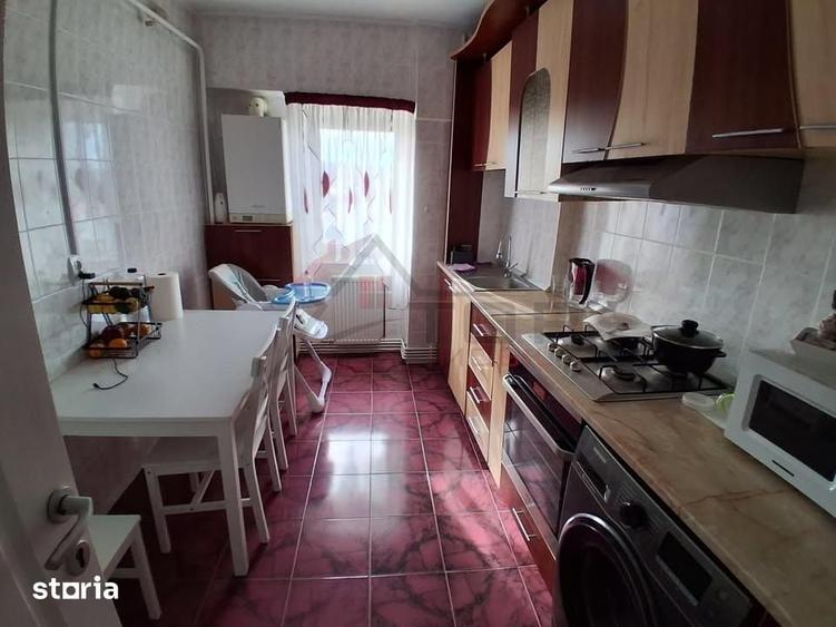 Apartament cu 3 camere decomandat, mobilat în Păcurari