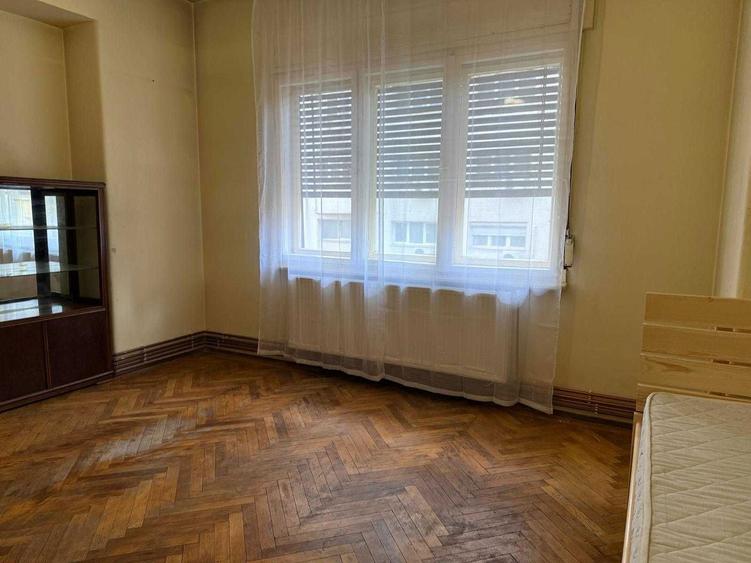 Garsonieră decomandată în Lahovari