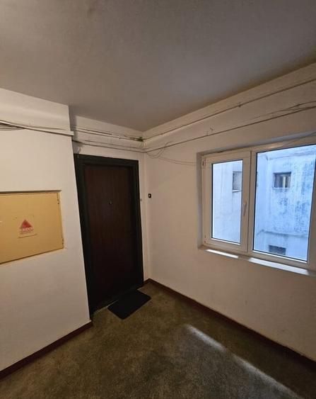 Garsonieră decomandată, mobilată în Tineretului