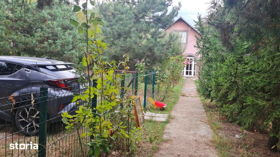 Casă cu 5 camere cu Teren 2600 Mp în Rahova