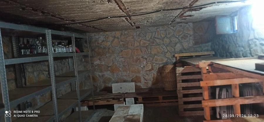 Casă cu Teren 2259 Mp în Ghioroc