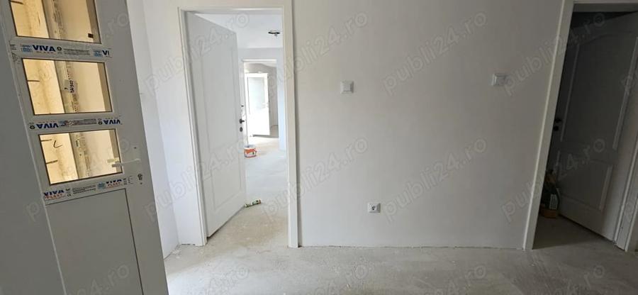 Casă cu 4 camere în Ghirdoveni