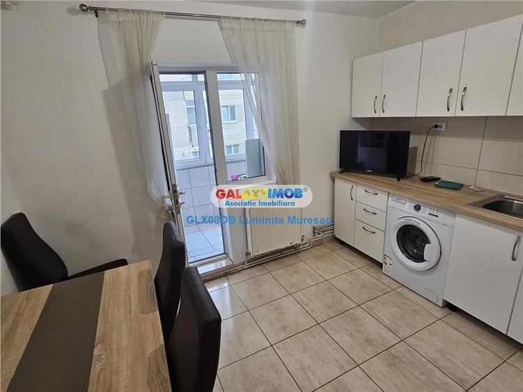 Apartament cu 3 camere decomandat în Micro 12