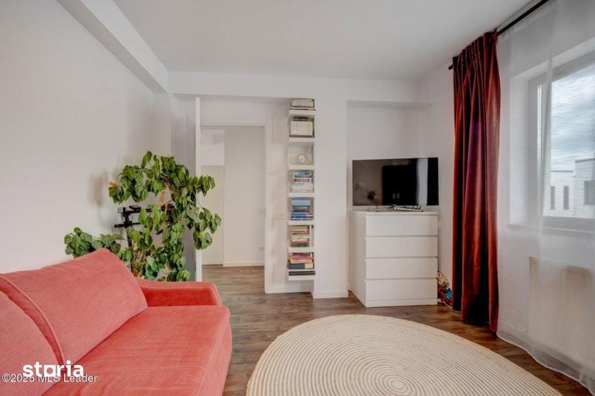 Casă cu 4 camere cu Garaj în Tunari