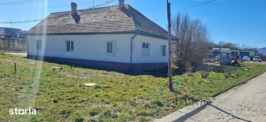 Teren de 62000 mp, în Central
