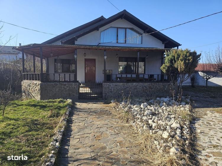 Casă cu 3 camere în Central