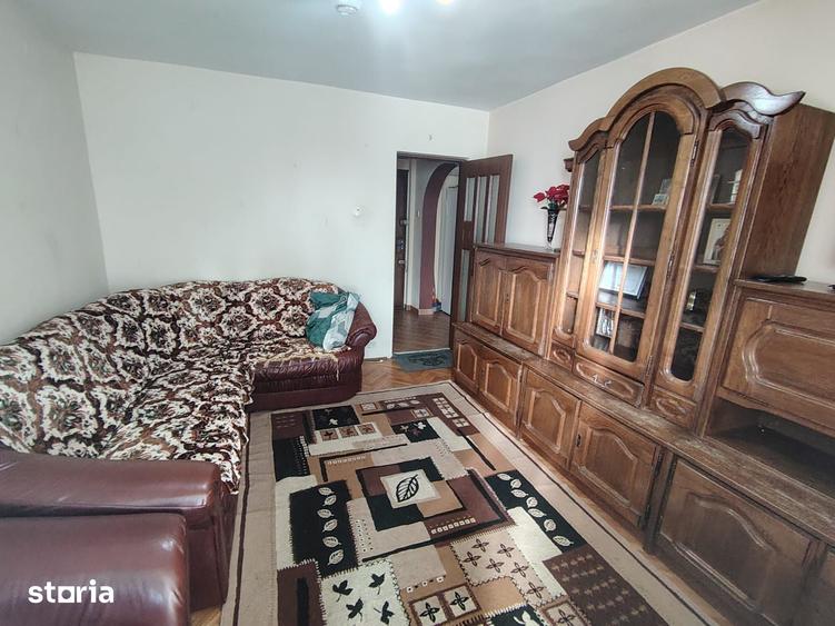 Apartament cu 2 camere decomandat în Aleea Trandafirilor