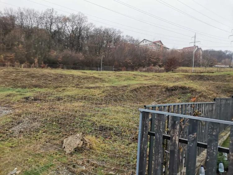 Teren Construcții intravilan de 1544 mp, în Câmpului