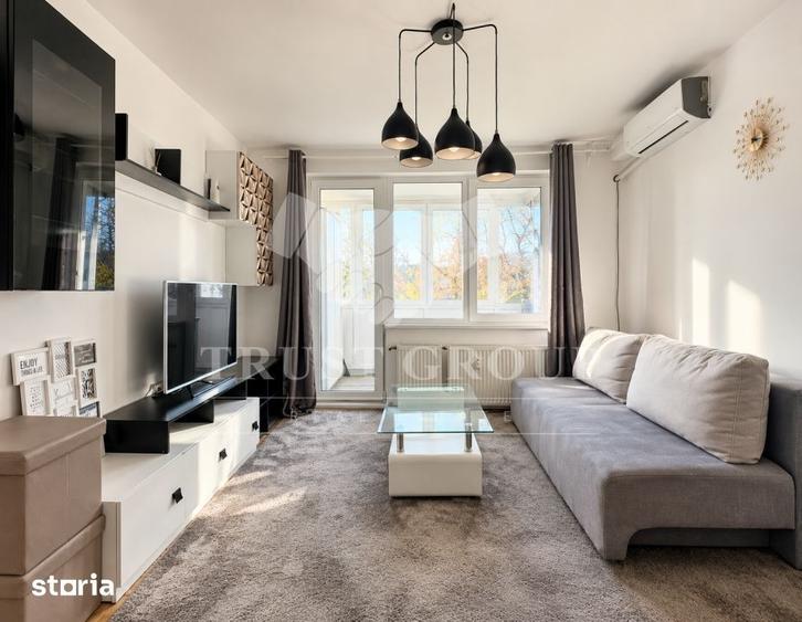 Apartament cu 2 camere semidecomandat, mobilat în Pajura