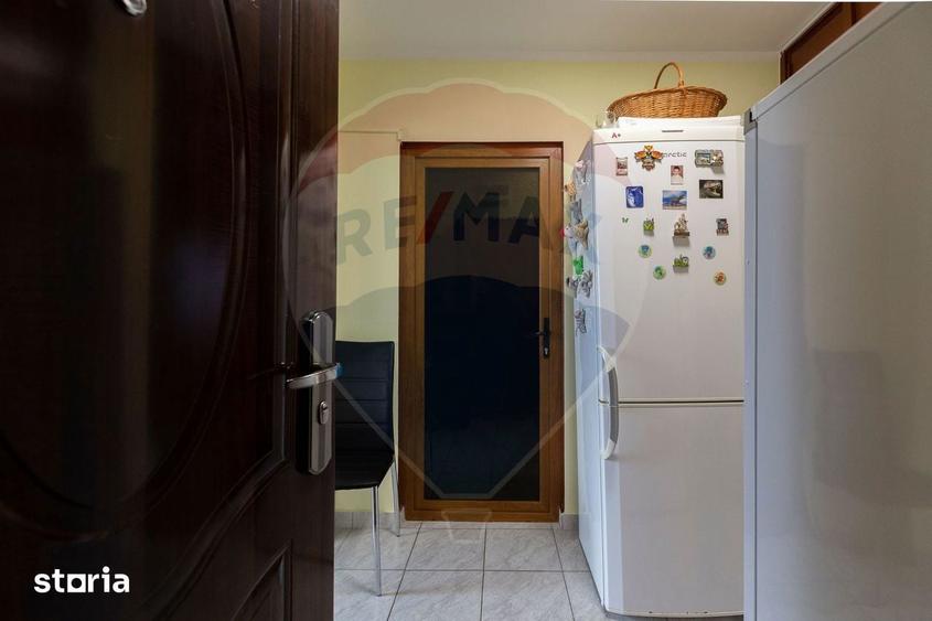 Apartament cu 3 camere decomandat în Mioriței