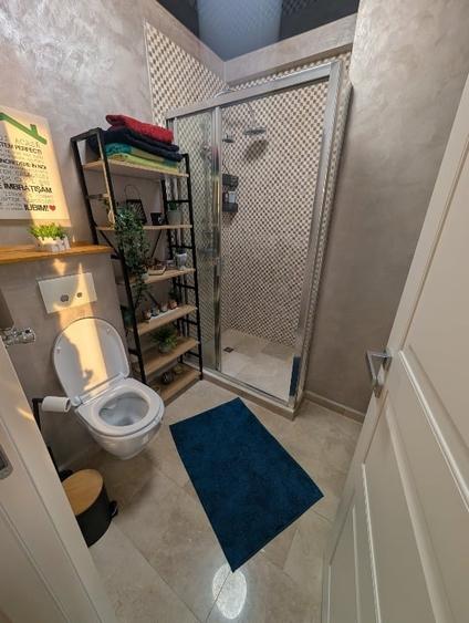 Apartament cu 3 camere semidecomandat, mobilat în Tomis Plus