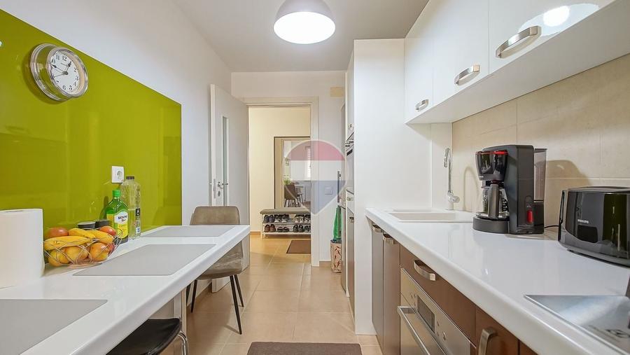 Apartament cu 2 camere decomandat, mobilat în Tractorul