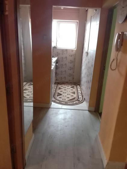 Apartament cu 3 camere decomandat în Valea Rosie