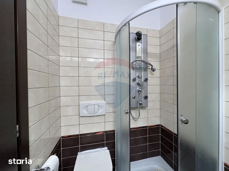 Apartament cu 3 camere, mobilat în Văcăresti