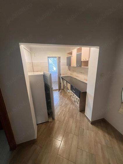 Inchiriez apartament 2 cam Scolilor cu Rosiori ultracentral Braila jud Braila propr pret 340 euro - 8