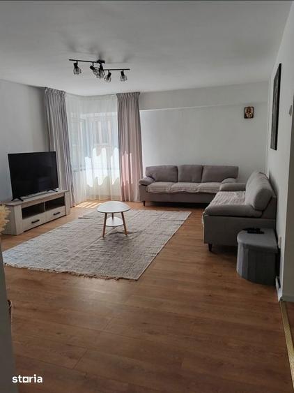 Apartament cu 4 camere în Tractorul