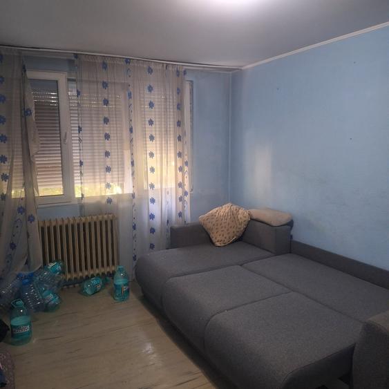 Apartament cu 3 camere decomandat în Mărgeanului