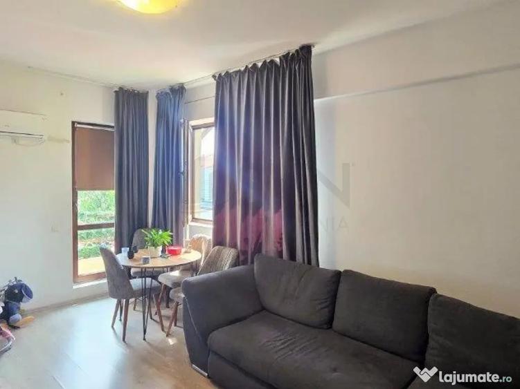 Apartament cu 3 camere decomandat în Jiului