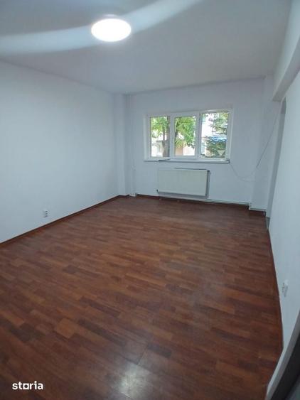 Apartament cu 2 camere decomandat în Energiei