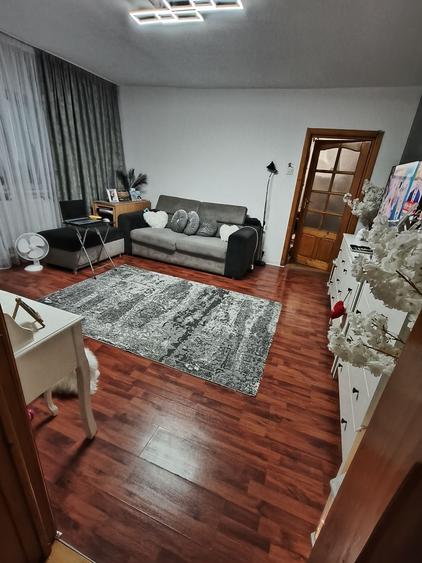 Apartament cu 2 camere semidecomandat în Crihala