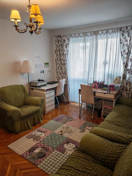 Apartament cu 3 camere semidecomandat în Crig