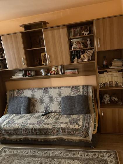 Apartament cu 3 camere decomandat în Crihala