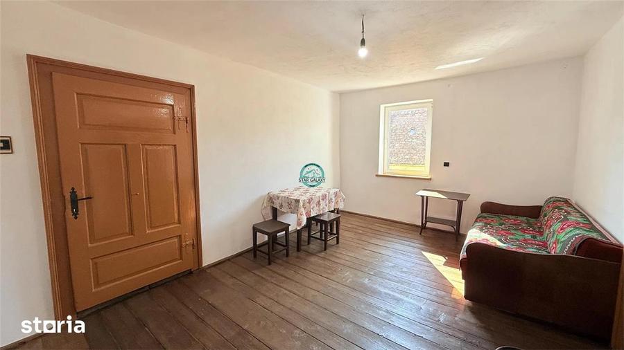 Casă individuală cu 4 camere cu Teren 2100 Mp în Brădeni
