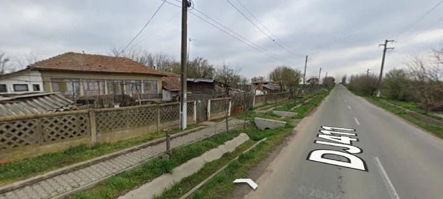 Casă cu 4 camere cu Teren 1500 Mp în Central