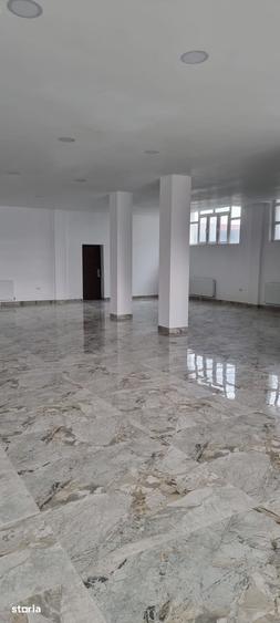 Spațiu comercial, de 200 mp, în Central