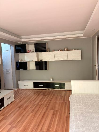 Apartament cu 2 camere semidecomandat în Dacia