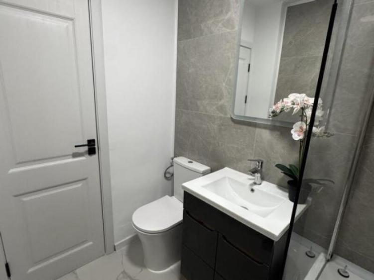 Apartament cu 2 camere, mobilat în P-ța Victoriei