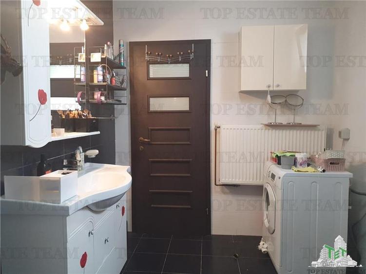 Apartament cu 3 camere decomandat, mobilat în Sat Vacanță