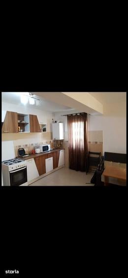 Apartament cu 3 camere decomandat în Florești