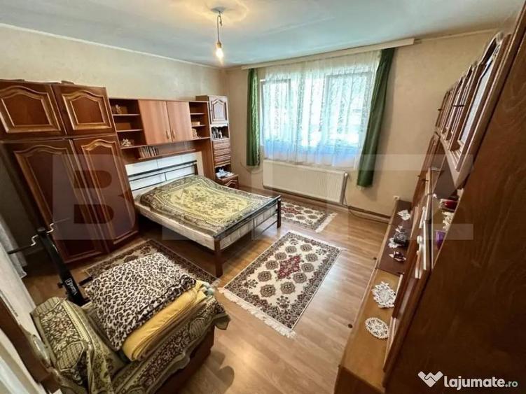 Casă cu 5 camere cu Teren 241 Mp în Semicentral