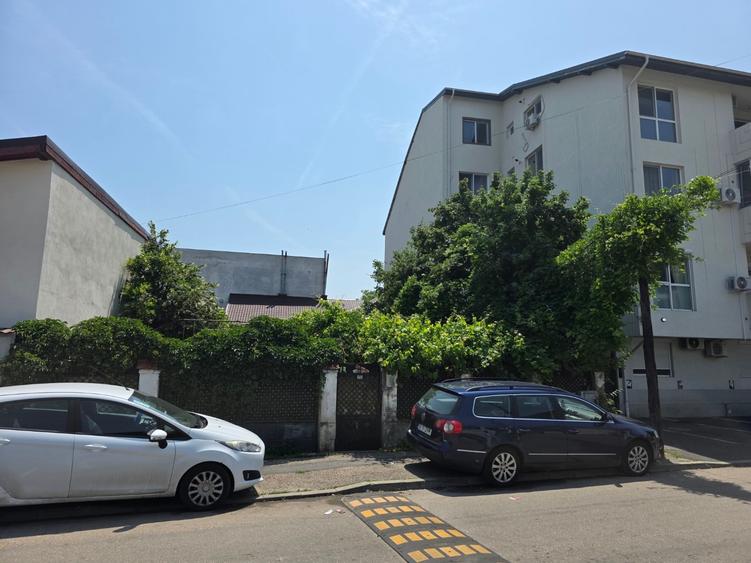 Teren Construcții intravilan de 404 mp, în Eroii Revoluției