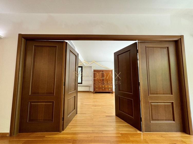 Apartament cu 4 camere circular, mobilat în Capitale