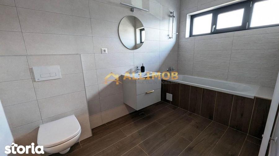 Casă cu 4 camere cu Teren 310 Mp în Păulești