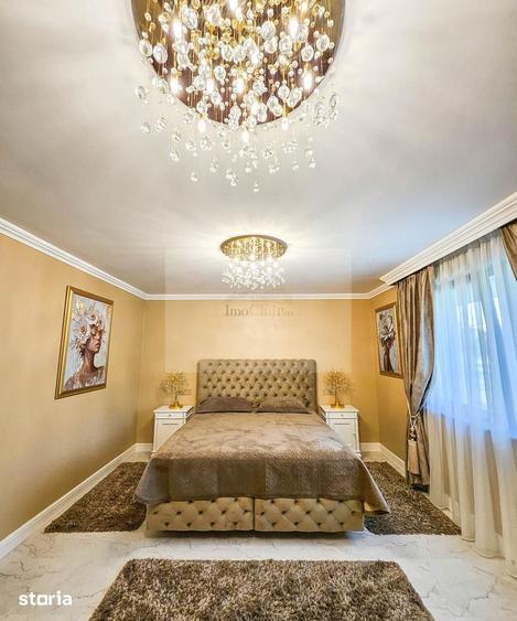 Casă cu 5 camere decomandat cu Teren 7 Mp în Borhanci