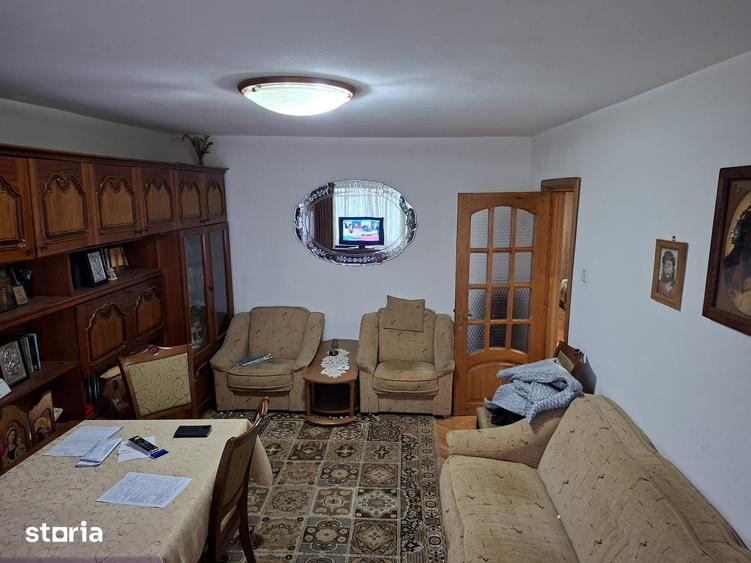 Apartament cu 3 camere decomandat în Popa Șapcă