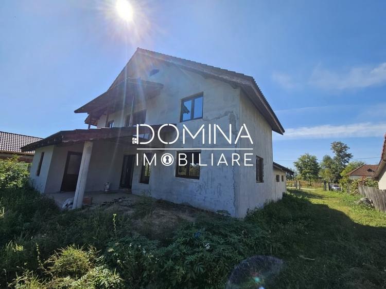 Casă individuală cu 5 camere cu Teren 3317 Mp în Peștișani