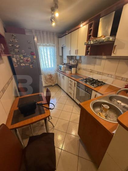Apartament cu 3 camere decomandat în Ștefan cel Mare