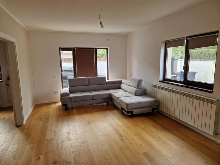 Casă cu 3 camere în Beba Veche