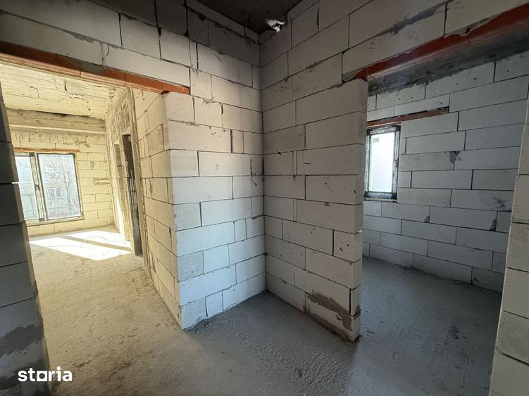 Casă cu 4 camere cu Teren 200 Mp în Central