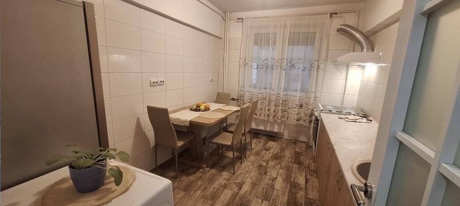 Apartament cu 2 camere decomandat, mobilat în Tei