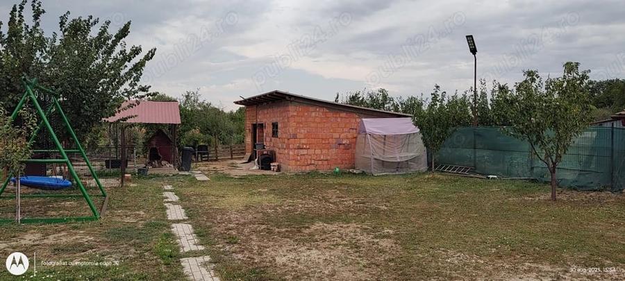 Casă cu 5 camere cu Teren 1400 Mp în Jebel