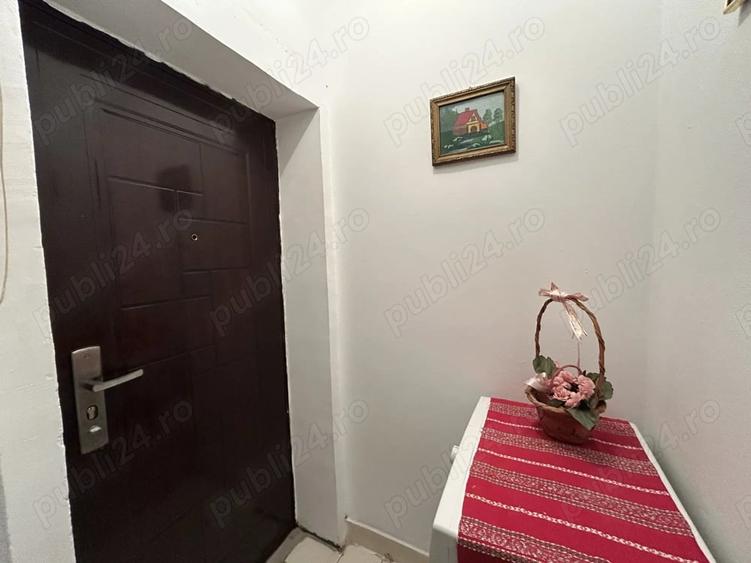 Apartament cu 2 camere semidecomandat în Grădiște