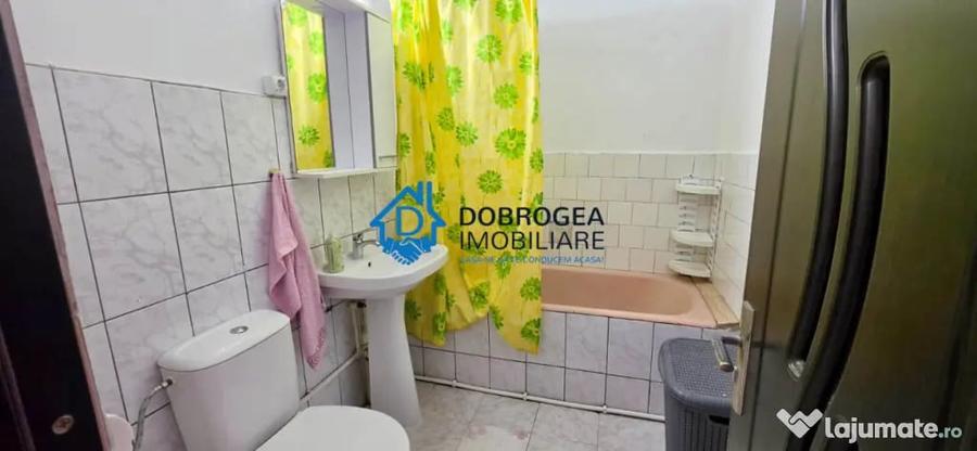 Apartament cu 3 camere decomandat în E3