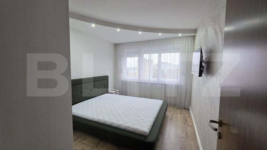 Apartament cu 3 camere decomandat, mobilat în Micro 14
