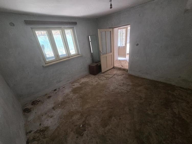 Casă cu 3 camere cu Teren 365 Mp în Est